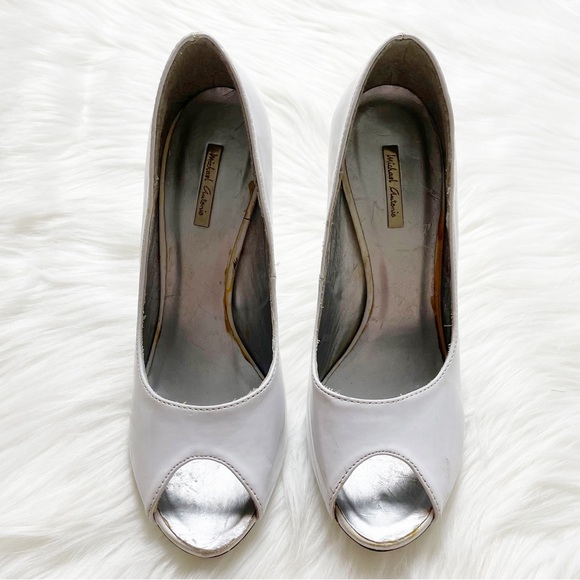 Michael Antonio Size 5.5 White Leather and Lucite Wedges - Picture 3 of 7